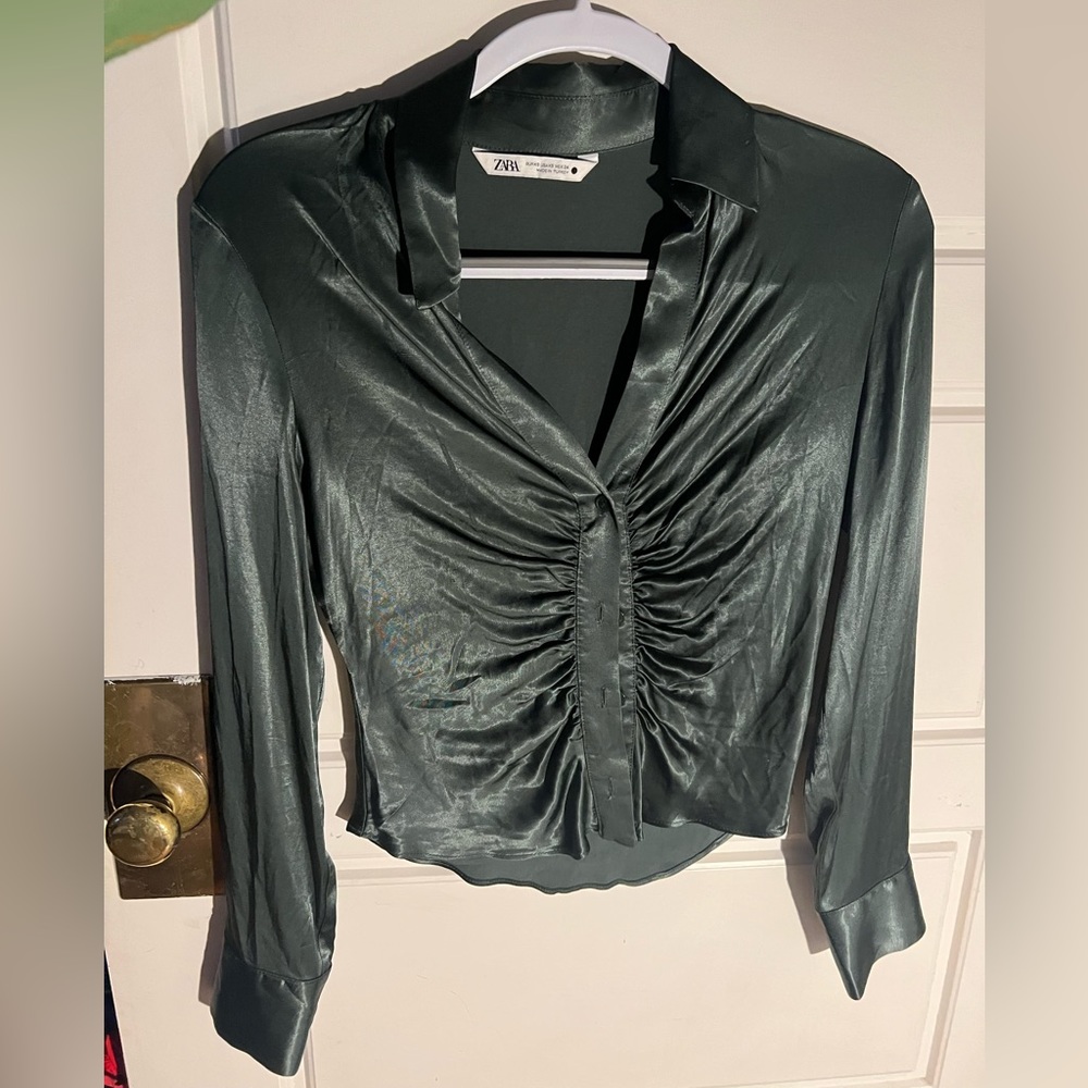 Zara Green Ruched Button Up - Picture 2 of 4